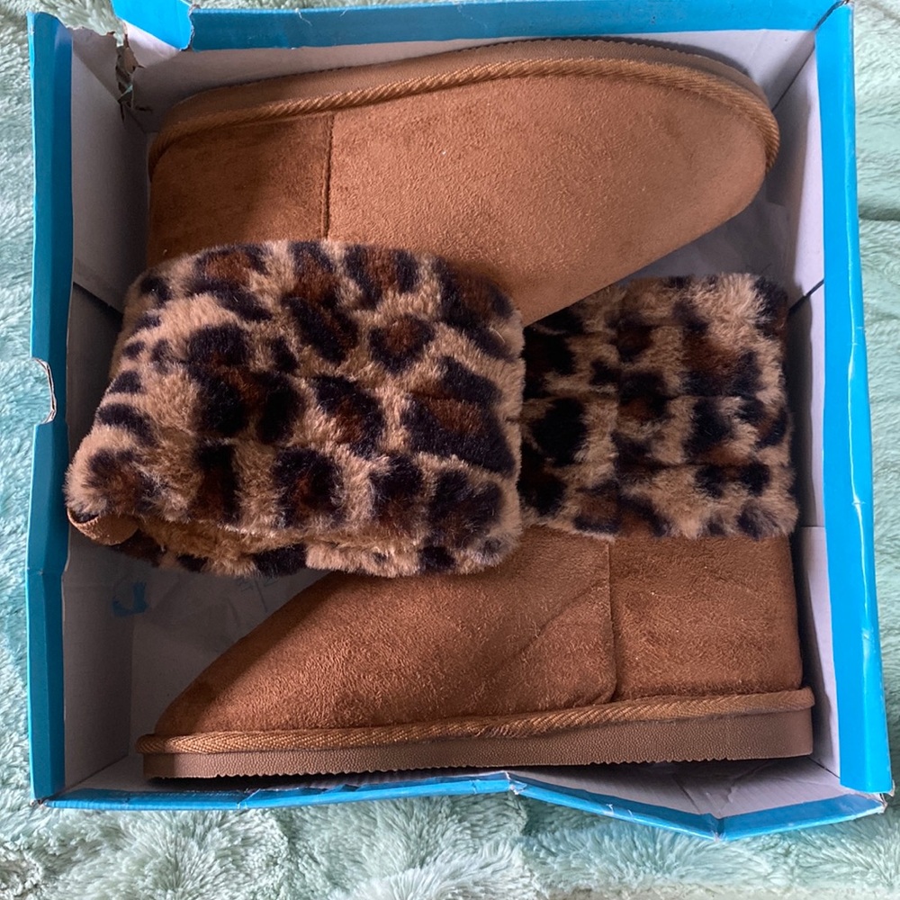 Super comfortable leopard ankle UGGs